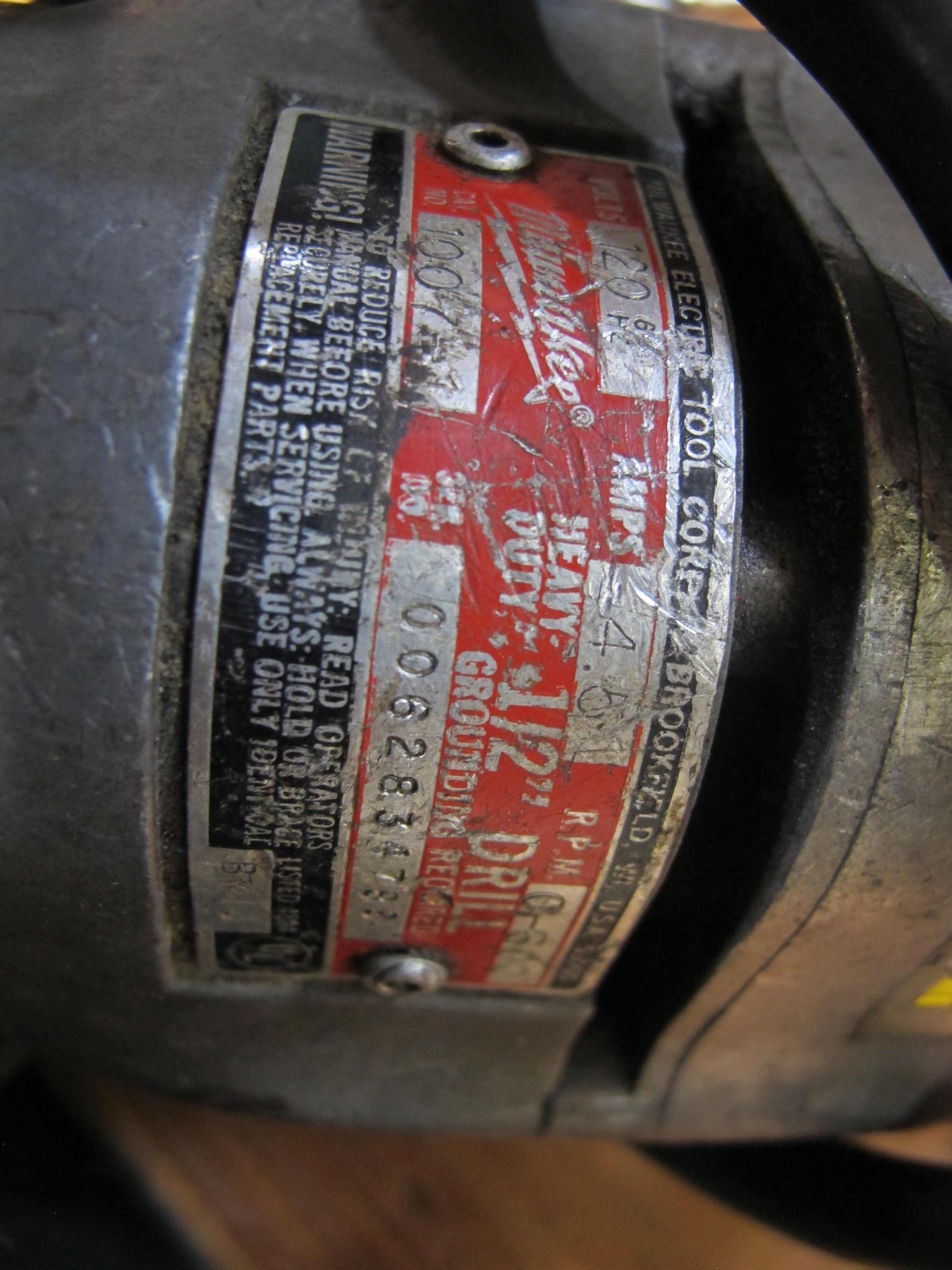 LOT TO INCLUDE: (1) MILWAUKEE 1/2 IN DRILL, CATALOG # 400741, MILWAUKEE HAND DRILL, 3/8 IN, CATALOG# 0222-1, 3.5 A, 0-1000 RPM, 120 V, (1) CENTRAL PNEUMATIC 3/8 IN DRILL MODEL# R95030021. LOADING & HANDLING FEE $5-4005